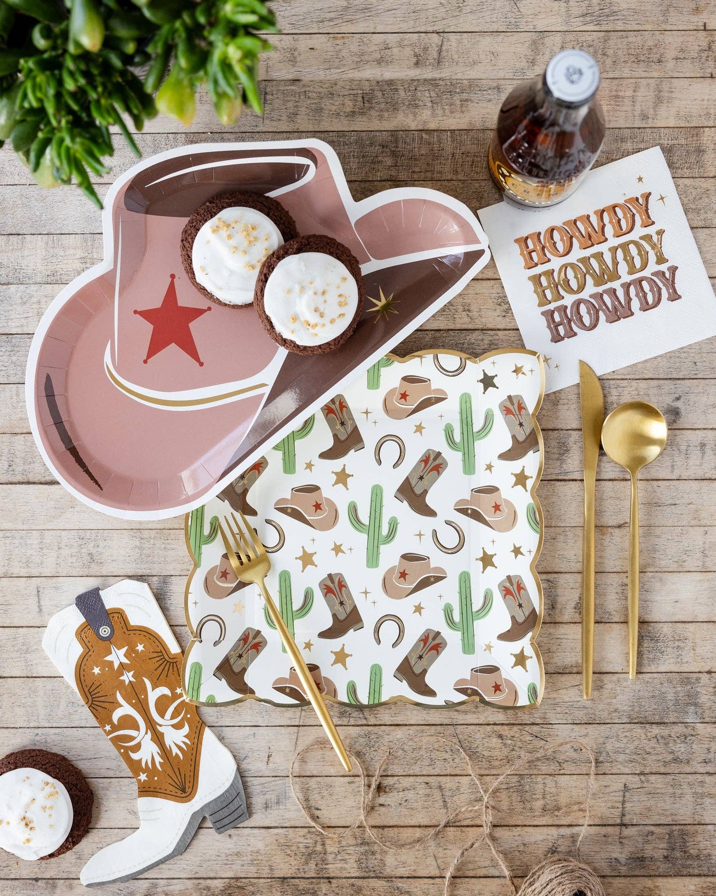 Cowboy Scattered Icons Plates