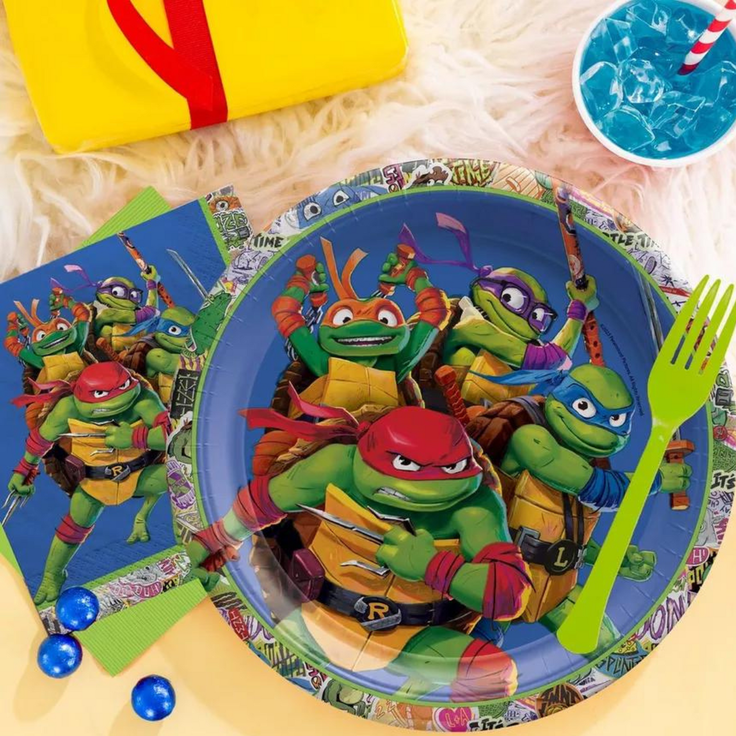 TMNT MAYHEM LUNCH PLATES- 8CT