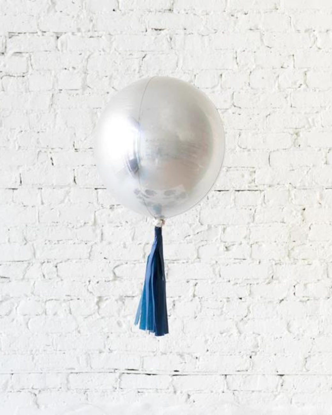 HELIUM SILVER 16" ORBZ WITH TASSEL