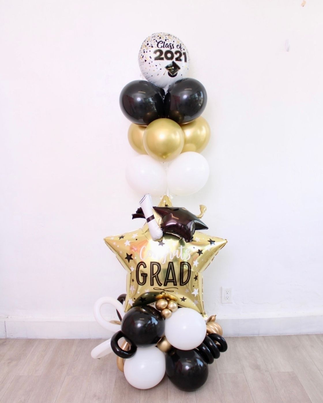 Class of 2022 Helium Balloon and Star Grad Bouquet